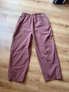 Lululemon Lightweight Mid-Rise Barrel-Leg Cropped Pant